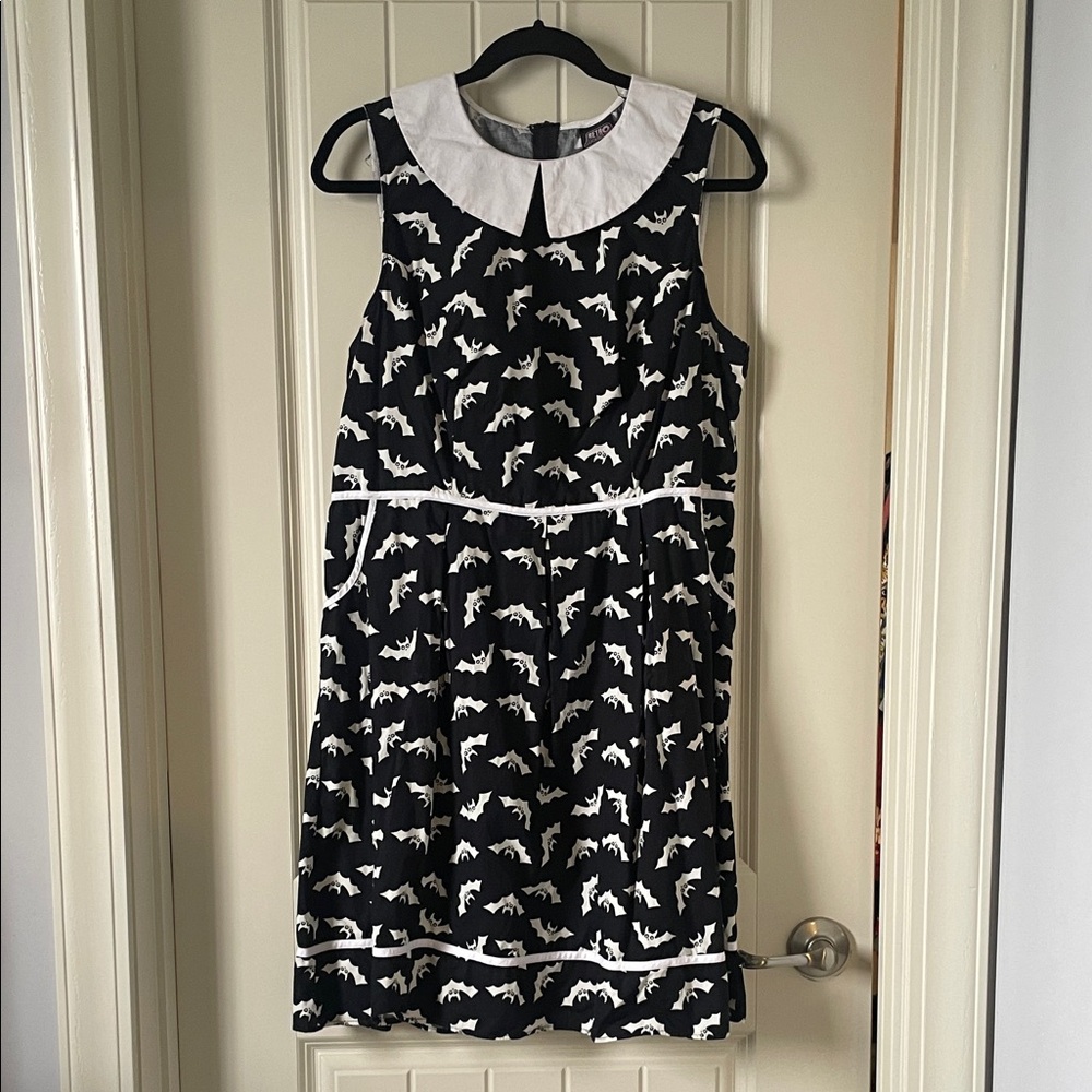Retrolicious Bat Dress with Peter Pan Collar